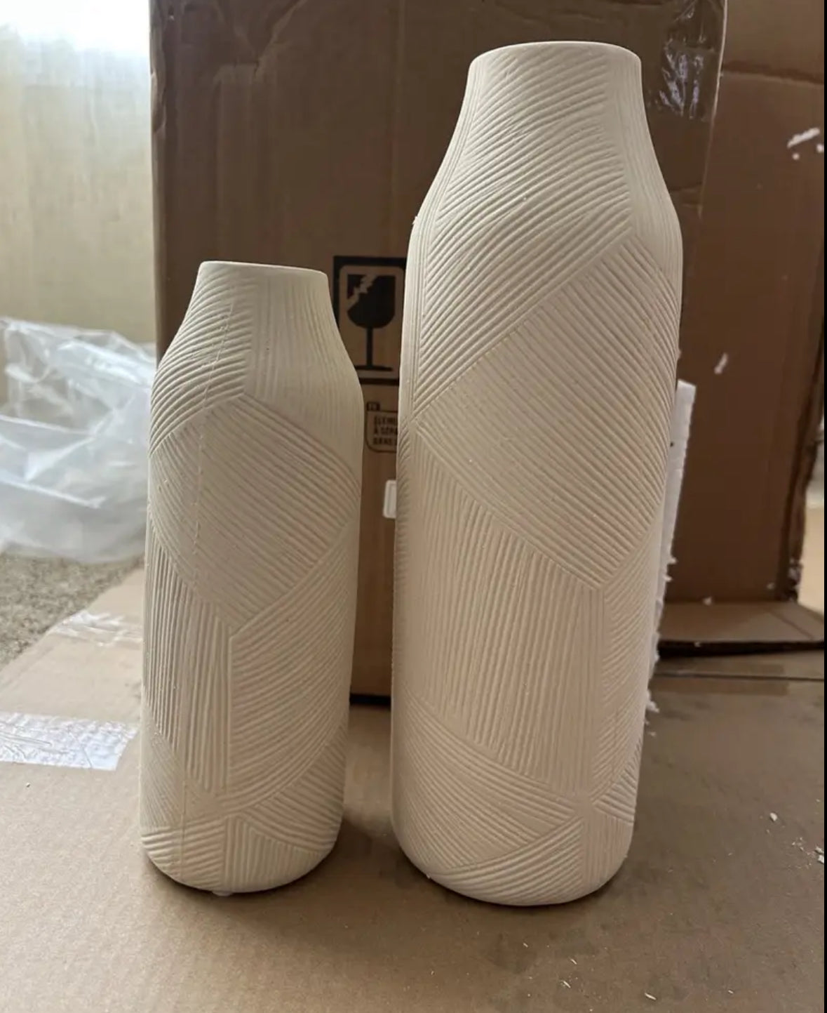 Set of 2 White Texture Ceramic Vases